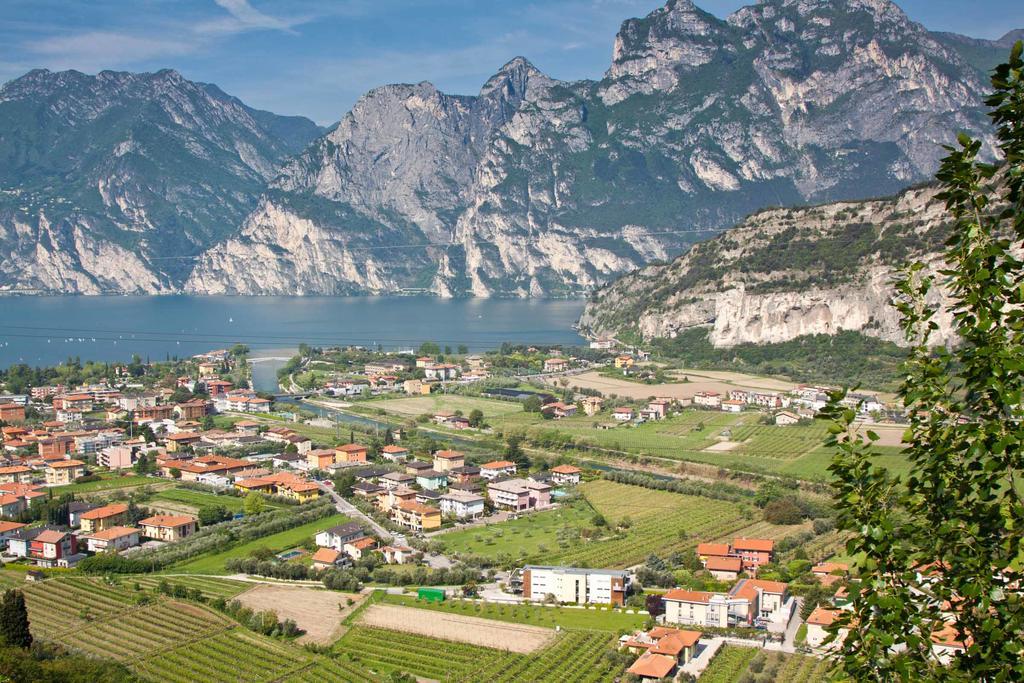 Casa Carla Aparthotel Torbole Sul Garda Exterior photo